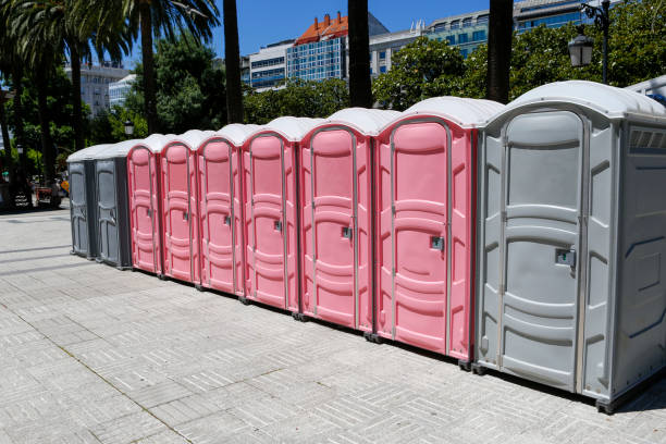 Best Restroom Trailer for Weddings  in Center Hill, FL